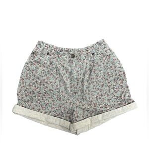 Vintage Liz wear cream floral high waisted mom shorts. Sz. 6P